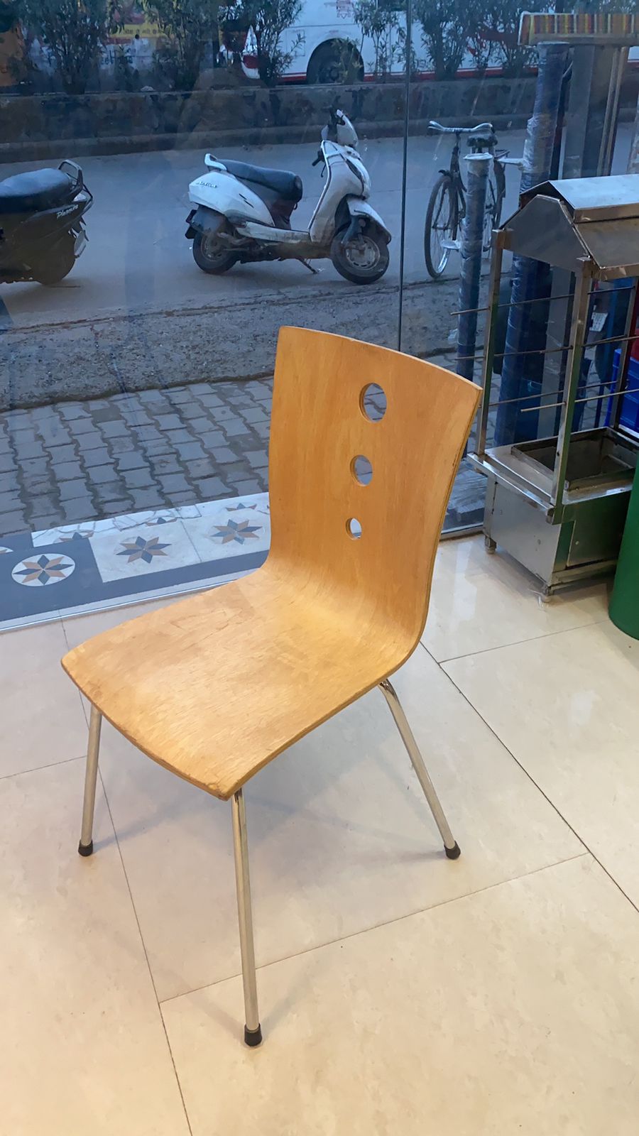 Restaurant/Cafe chair